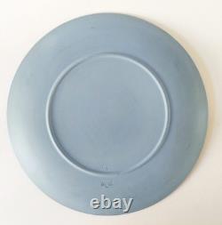 Assiette zodiaque Wedgwood en jasperware bleu de 9 1/2 pouces