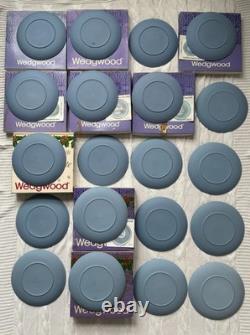 Assiettes de Noël Wedgwood Jasperware Ensemble Complet de 20 Ans 1969-1988, Angleterre