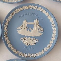 Assiettes de Noël de Londres en jaspe bleu Wedgwood 1969-1980 x 12