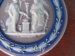 Awesome Tricolor Lilas, Bleu, Blanc Wedgwood Jasperware 2 1/4 Médaillon Rond