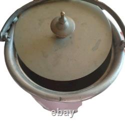 Baril à biscuits en jaspe lilas Wedgwood antique. Quelques problèmes, tampon peu clair.