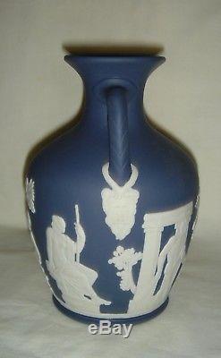 Beau Vintage Wedgwood Bleu Foncé Et Blanc Jasper Ware Portland Urne Vase