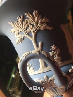 Blue Wedgewood Jasperware Vase Extra Large En Excellent État