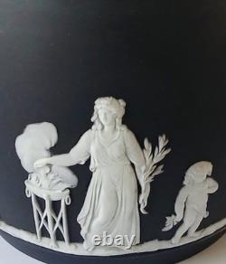 Bocal en biscuit noir en jaspe Wedgwood