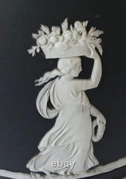 Bocal en biscuit noir en jaspe Wedgwood