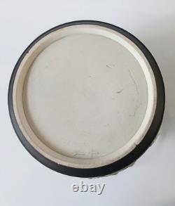 Bocal en biscuit noir en jaspe Wedgwood