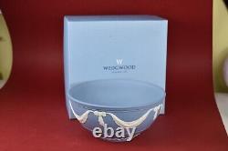Boîte Wedgwood en Jasperware bleu clair, emballée, bol de 20 cm avec nœuds et rubans