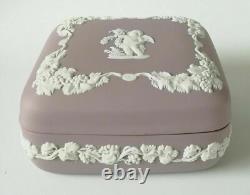 Boîte à bibelots Wedgwood Jasperware lilas Quatre Saisons, 2e qualité