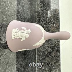 Boîte à bibelots Wedgwood Jasperware lilas ronde carrée à couvercle avec cloche, 3 pièces, très bon état