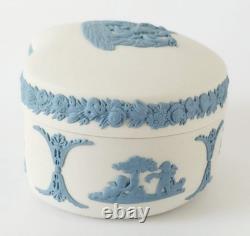 Boîte à bibelots Wedgwood en jaspe, boîte en forme de haricot en jasperware, bleu sur blanc