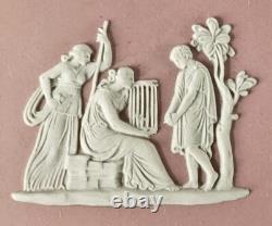 Boîte à bibelots en jaspe rose à bord festonné de Wedgwood