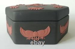 Boîte à bijoux Wedgwood Jasperware en terre cuite noire égyptienne