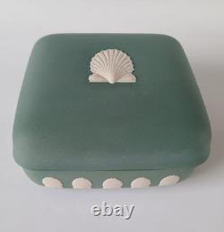 Boîte à bijoux Wedgwood en jaspe vert sarcelle, coquillage en jasperware