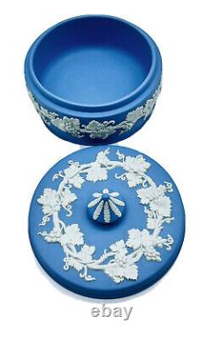 Boîte à bijoux couverte en jaspe bleu Wedgwood fabriquée en Angleterre
