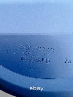 Boîte à bijoux couverte en jaspe bleu Wedgwood fabriquée en Angleterre