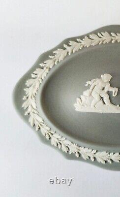 Boîte à bijoux en forme de bateau en jaspe gris Wedgwood