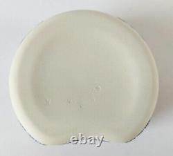 Boîte à bijoux en jaspe Wedgwood bleu sur blanc Aurora et boîte à haricots Chariot