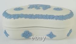 Boîte à bijoux en jaspe Wedgwood bleu sur blanc en forme de cœur Jasper