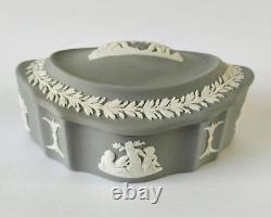 Boîte à bijoux en jaspe Wedgwood grise en forme de bateau