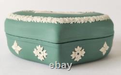 Boîte à bijoux en jaspe Wedgwood vert teal en forme de cœur Ulysse arrêtant le char