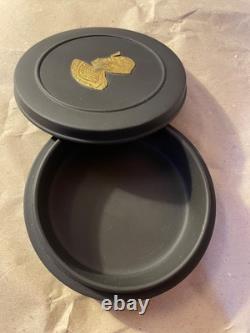 Boîte à bijoux en jaspe noir Wedgwood motif égyptien ensemble 1978