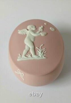 Boîte à bijoux en jaspe rose Wedgwood avec chérubin