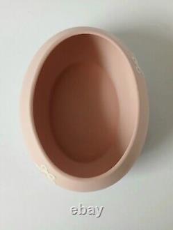 Boîte à bijoux en jaspe rose Wedgwood avec chérubin