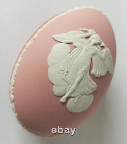 Boîte à bijoux en jaspe rose Wedgwood représentant Zéphyr, la déesse du vent