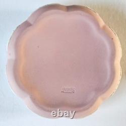 Boîte à bijoux en jaspe rose de Wedgwood avec bords ondulés