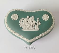 Boîte à bijoux en jaspe vert sarcelle Wedgwood en forme de cœur