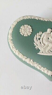 Boîte à bijoux en jaspe vert sarcelle Wedgwood en forme de cœur