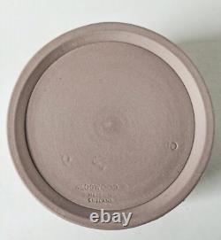 Boîte à bijoux en jasperware Wedgwood lilas Aurora et char
 
<br/> 