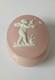 Bo&icirc;te &agrave; Bijoux Rose En Jaspe Wedgwood Avec Ch&eacute;rubin
