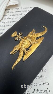 Boîte à bijoux vintage Wedgwood en basalte noir avec motif égyptien doré en très bon état