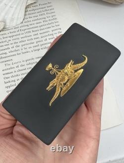 Boîte à bijoux vintage Wedgwood en basalte noir avec motif égyptien doré en très bon état