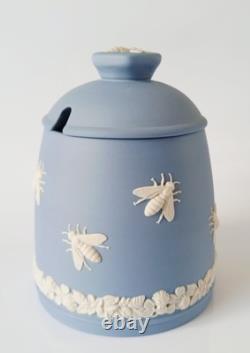 Boîte à miel de l'Association des Apiculteurs Gallois en Jasperware bleu Wedgwood