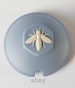 Boîte à miel de l'Association des Apiculteurs Gallois en Jasperware bleu Wedgwood