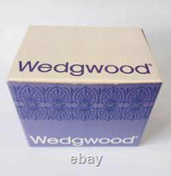 Boîte à miel de l'Association des Apiculteurs Gallois en Jasperware bleu Wedgwood