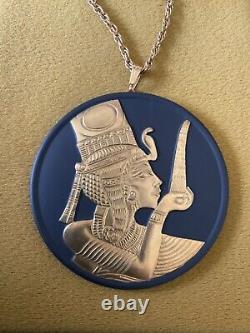 Boîte à pendentif en jaspe Wedgwood or sur noir, jasperware, reine Ankhesenamon, Égypte