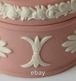 Boîte à pilules rose Jasper Wedgwood Muses arrosant Pégase Jasperware