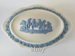 Boîte à souvenirs en forme de bateau en jaspe bleu sur blanc de Wedgwood
