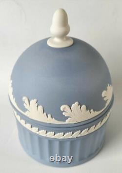 Boîte à souvenirs en jaspe bleu Wedgwood avec gland et feuille de chêne