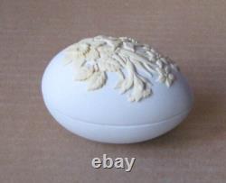 Boîte à œuf florale petite en jaspe blanc et jaune Wedgwood Société Wedgwood