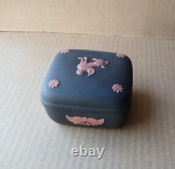 Boîte carrée égyptienne en jaspe Wedgwood noire et terracotta petite