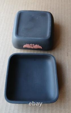 Boîte carrée égyptienne en jaspe Wedgwood noire et terracotta petite