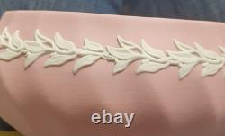 Bol à potpourri en jaspe Wedgwood rose des heures de danse vintage, flûté spiralé