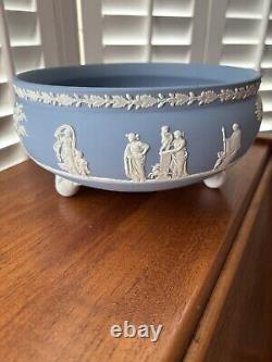 Bol à trois pieds en jaspe bleu Wedgwood