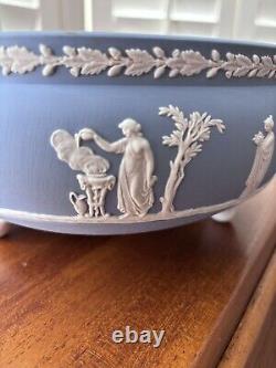 Bol à trois pieds en jaspe bleu Wedgwood