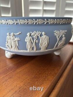 Bol à trois pieds en jaspe bleu Wedgwood