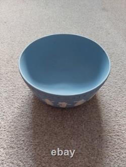 Bol du millénaire en jasperware Wedgwood